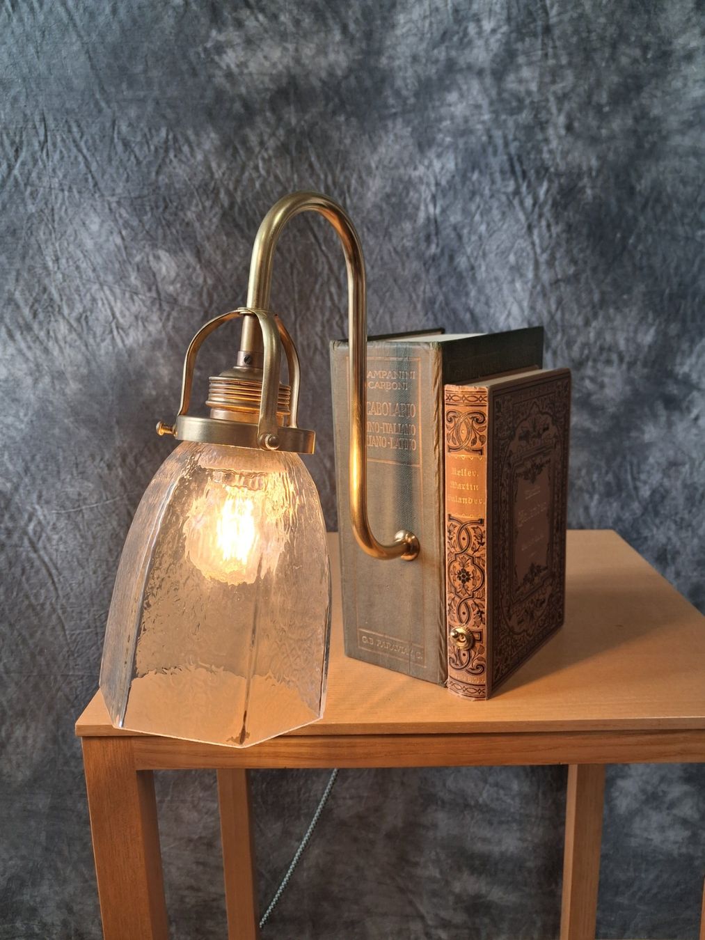 Lampade: Eigen Kreation  Büchergestell Lampe – Nuovo (secondo la descrizione) da Winterthur venduto da lampenretter