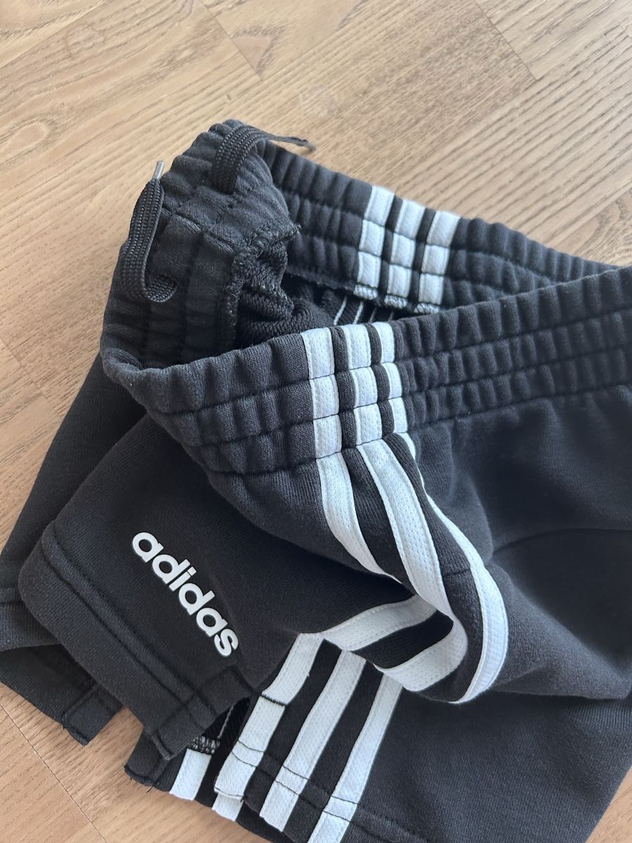 Adidas Pantalons: Adidas Gr. 140 – D'occasion à Neftenbach par joell01 3
