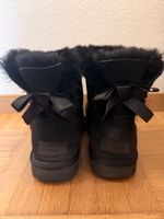 UGG Boots Damen Schwarz Gr 38 mit Schleife