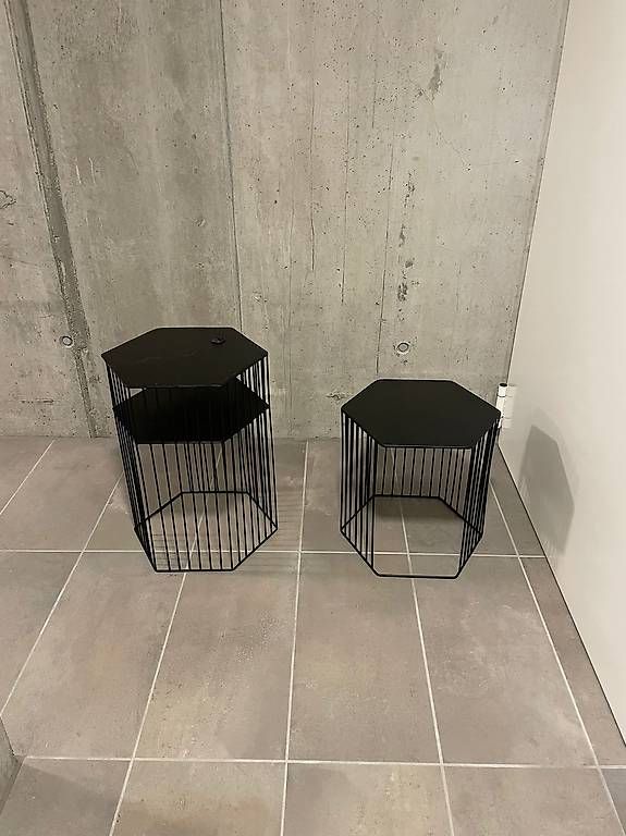 Nachttische: Coppia comodini metallici neri, come nuovo – Gebraucht aus Lugano von tittidea