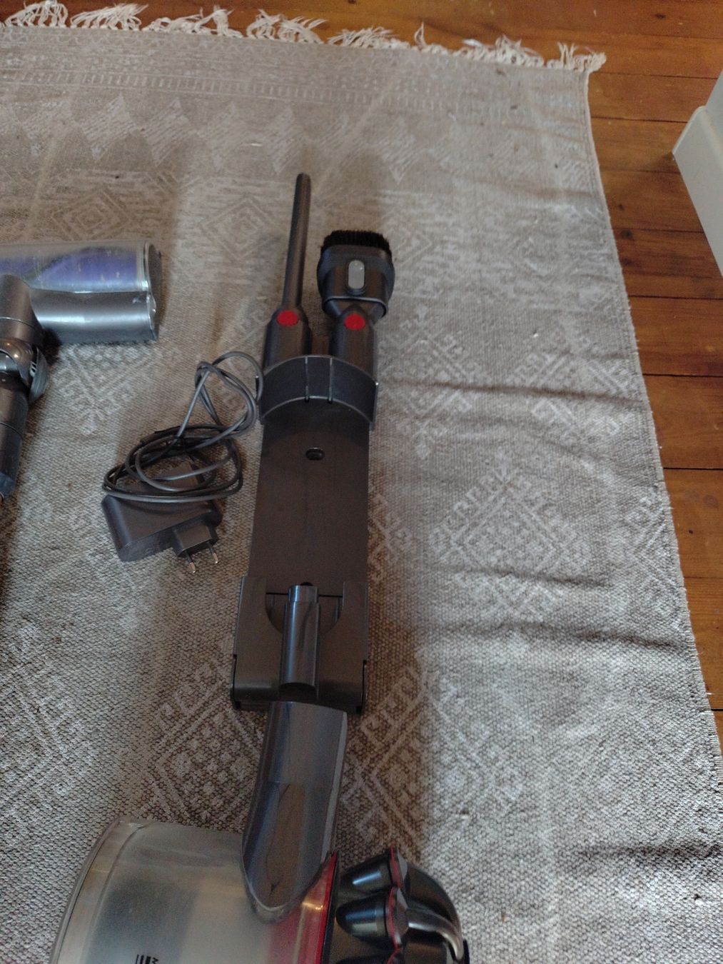 Dyson Staubsauger & Zubehör: Dyson V8 Akku Probleme – Defekt aus Scherz von texmanu 5