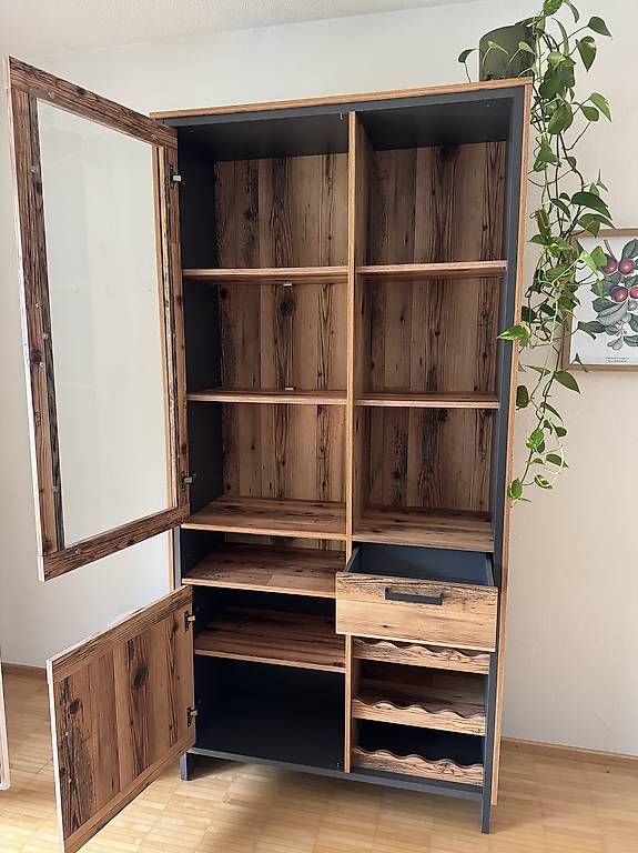 Armoires: Schnaps-Schrank / Vitrine – D'occasion à Villmergen par Sabsi92 1