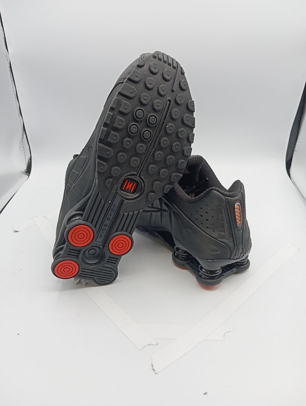 Nike Scarpe da uomo: Nike Shox R4 (EU38.5) – Nuovo e nell'imballaggio originale da Schaffhausen venduto da outlez 5