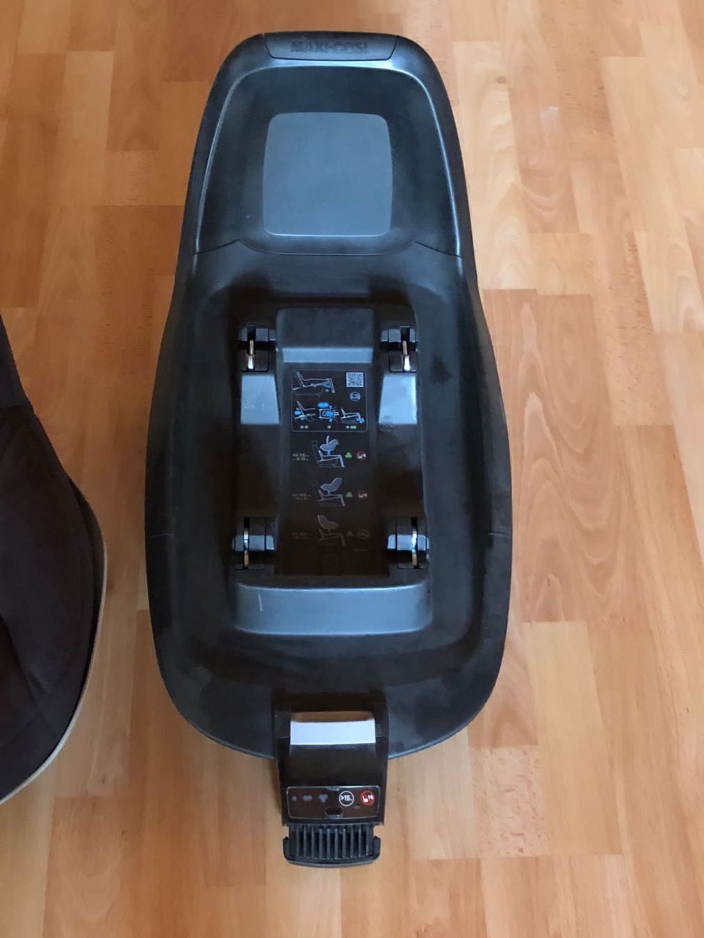 Maxi-Cosi Seggiolini per auto: Kinder-Autositz "Maxi Cosi" 0-15 Monate mit Fixierstation – Usato da Röschenz venduto da Tashroal 3
