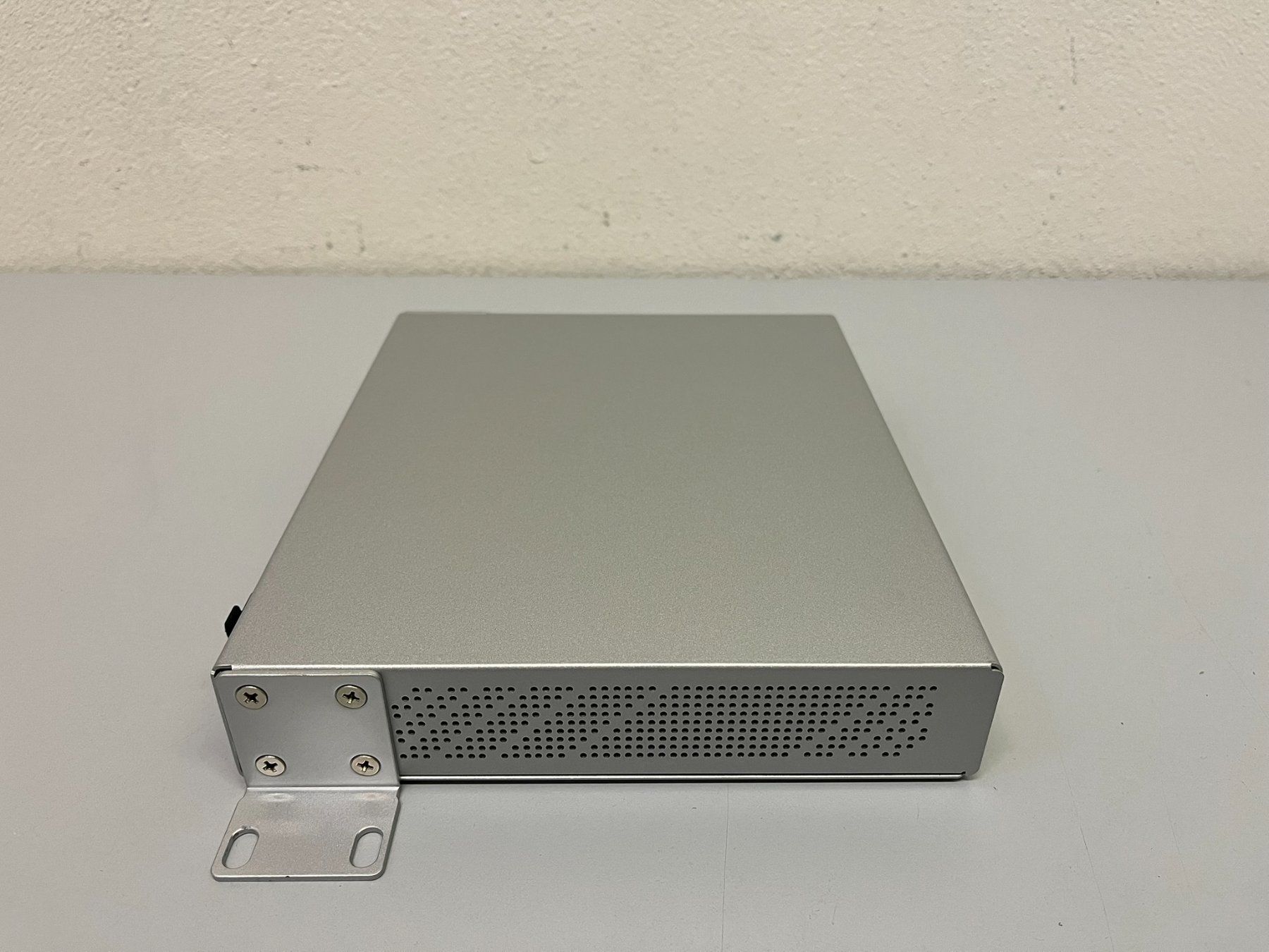 Ubiquiti Hubs & Switches: UBIQUITI UniFi Switch 8 150W – Gebraucht aus Hochdorf von av-electronics 1