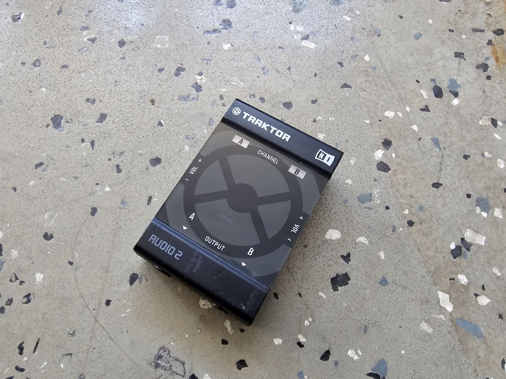 Traktor Attrezzatura per studi di registrazione: Traktor Audio 2 DJ Soundkarte USB Interface – Usato da Zürich venduto da TrueTrade