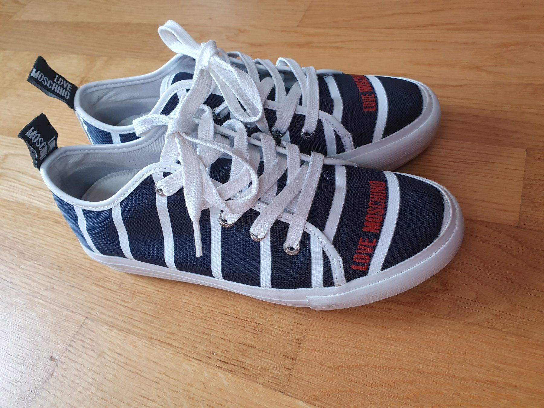 Moschino Scarpe da donna: Sneaker Moschino Love Gr.37 – Usato da Zweidlen venduto da Shubli 1