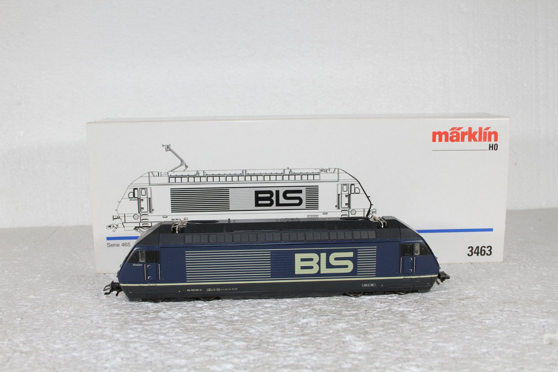 Märklin Modellini di ferrovie: Märklin 3463 BLS Re 465 analog – Usato da Triesen venduto da gleis8