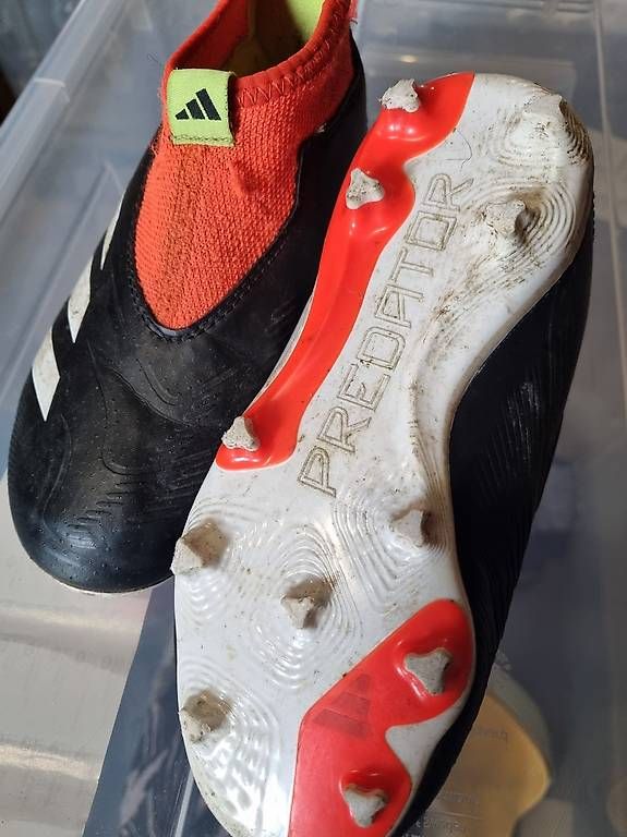 Scarpe per ragazzi: Fussballschuhe Adidas Gr. 30 – Usato da Meikirch venduto da amsel016