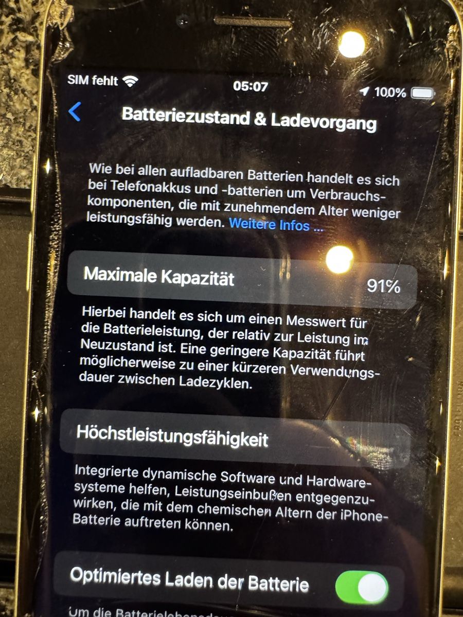 Apple Telefoni cellulari / Smartphones: iPhone SE (2020) -  - 64GB - Weiss – Usato da Grüsch venduto da Andrzej06 2
