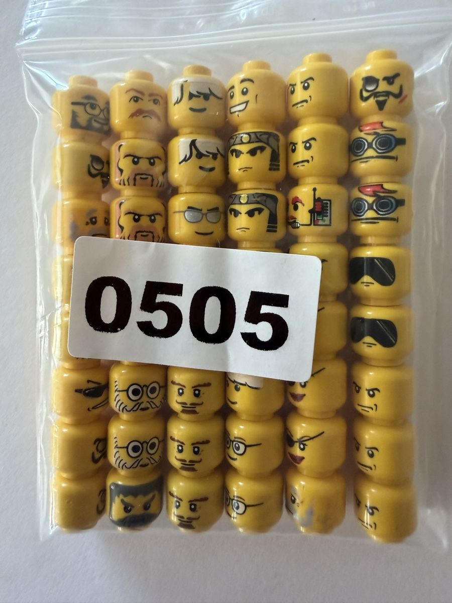 Lego Giocattoli: Lego Minifiguren Köpfe, Mix, 48 Stück  – Usato da Rheinfelden venduto da zim_2hqc 1