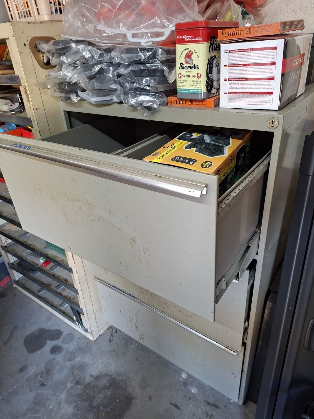 Armadi: Schubladenstock Metall – Usato da Leibstadt venduto da Tremek 1