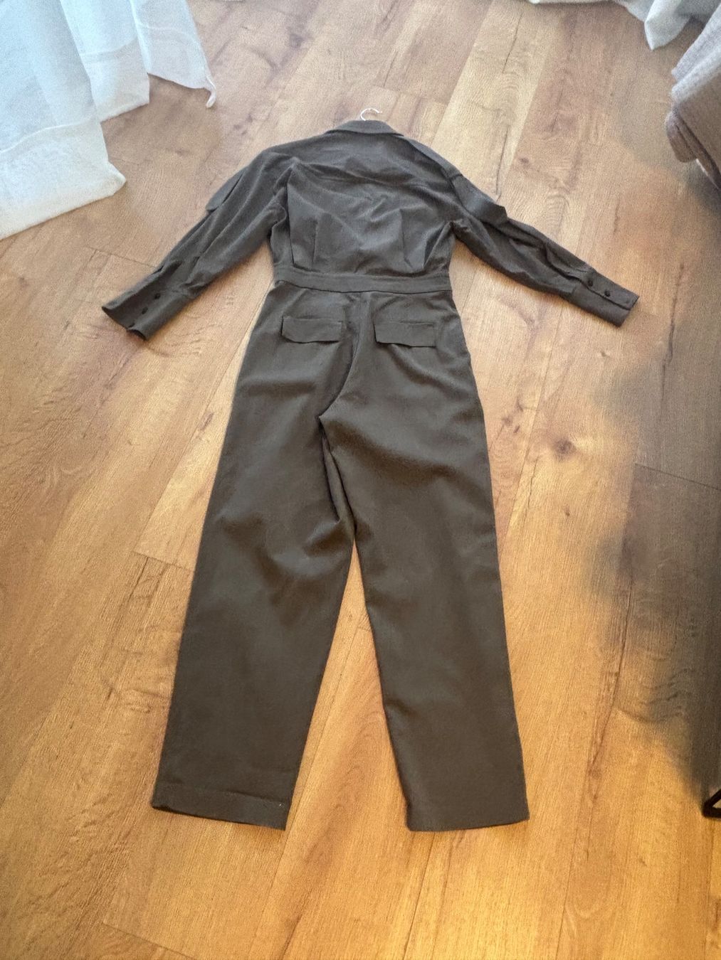 Massimo Dutti Tute: Massimo Dutti Jumpsuit – Usato da St. Margrethen SG venduto da dijanaO 4