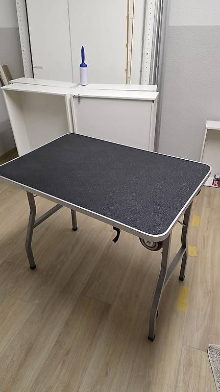 Schminktische: Hochwertiger Tisch mit Rollen – Gebraucht aus Aathal-Seegräben von heyiBims