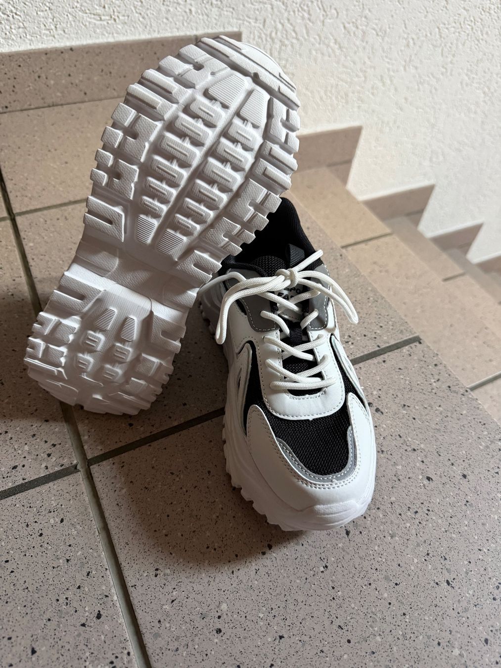 Chaussures femmes: Sneaker Gr. 37 – Neuf (Voir description) à Lupfig par jan_gm2k 1