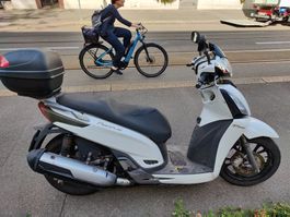 Roller Kymco People GTI 300