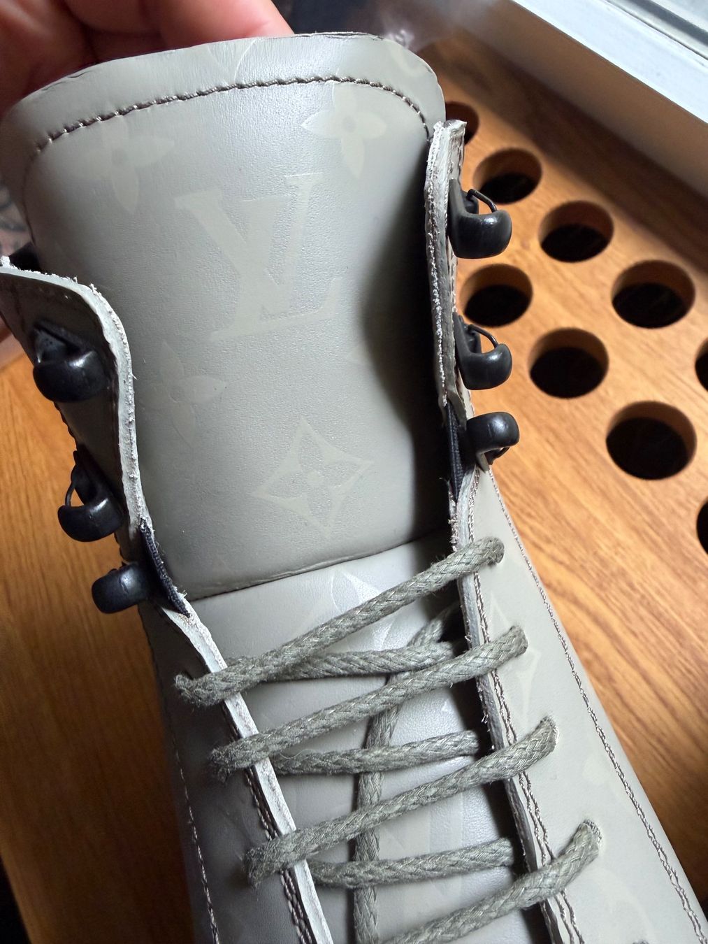 Louis Vuitton Scarpe da uomo: Louis Vuitton FW16 SHOW Sample, 2016 - EU 44 – Nuovo e nell'imballaggio originale da Bern venduto da ElevenFive 5