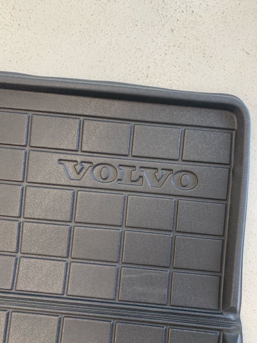 Volvo Teppiche / Matten: Volvo XC40 Kofferraummatte – Neu (gemäss Beschreibung) aus Gümligen von Snakie82 3