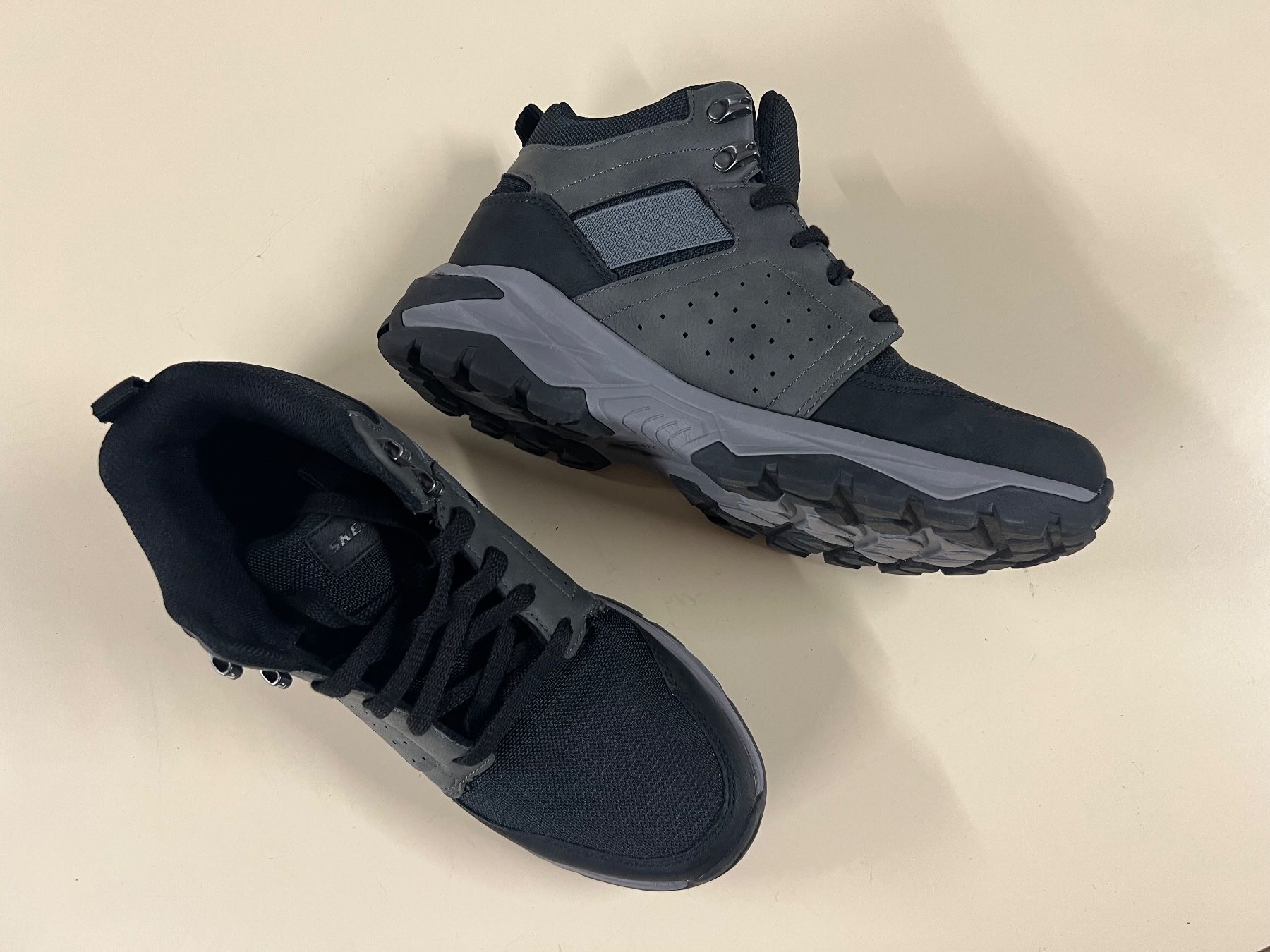 Skechers Scarpe da uomo: Skechers All-Terrain Wanderschuhe – Nuovo (secondo la descrizione) da Biel/Bienne venduto da HB13 2