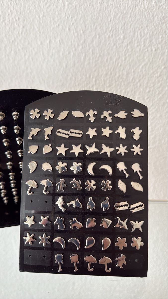 Orecchini pendenti & Orecchini a lobo: Trendige Ohrstecker Set, Silberfarben,Neu, – Nuovo e nell'imballaggio originale da Bern venduto da Marym