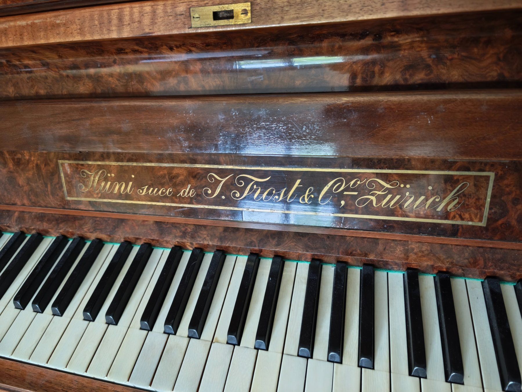Strumenti musicali: Antikes Klavier – Usato da Gansingen venduto da linaus 1