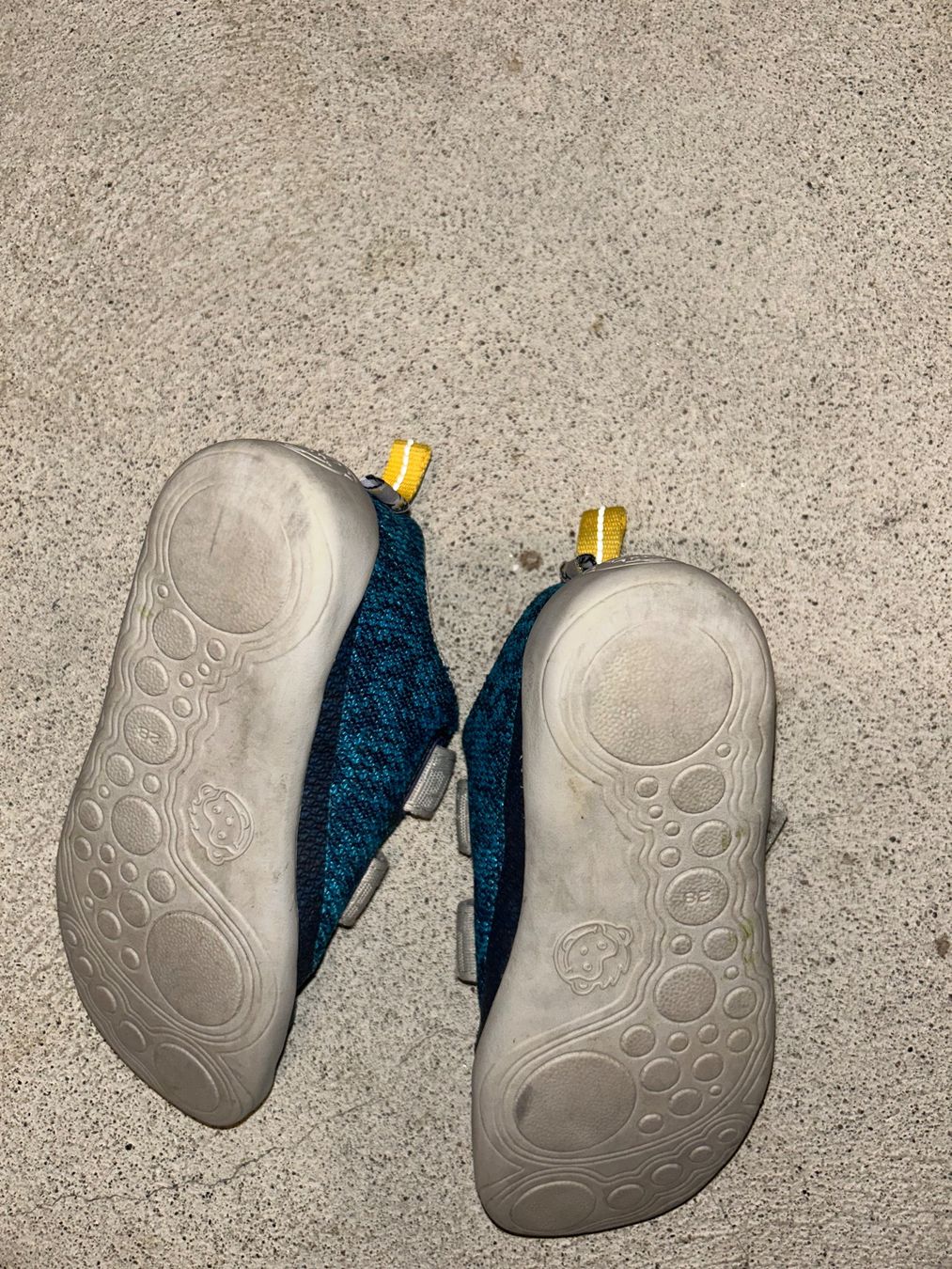 Affenzahn Schuhe für Jungen: Affenzahn Sneaker 28 in blau-grau – Gebraucht aus Safenwil von 2hand_aber_wertvoll 1