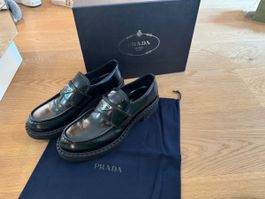 Prada Loafer Schuhe schwarz neuwertig Grösse 38
