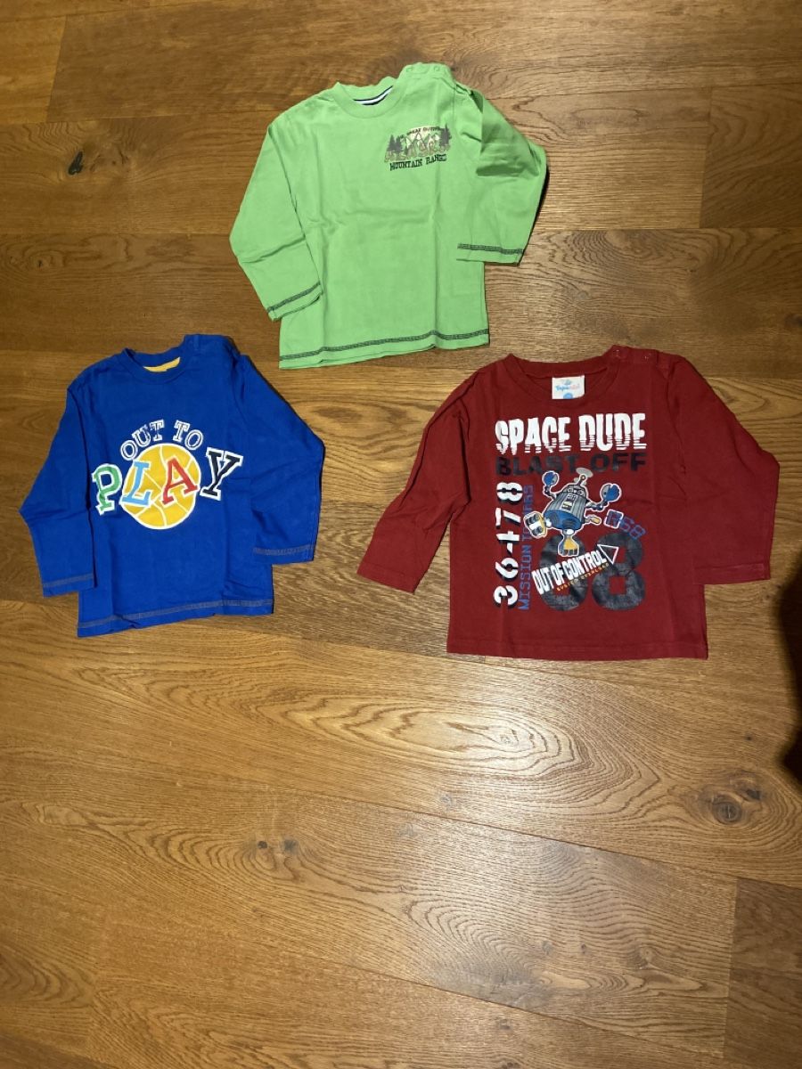 Maglioni & Felpe: 3 Langarm Shirt Gr.98 – Usato da Pratteln venduto da Nala78