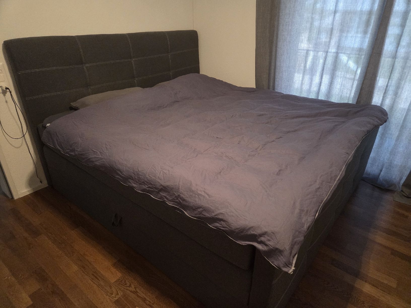 Betten: Boxspringbett 200x200cm – Gebraucht aus Felben-Wellhausen von Lxca