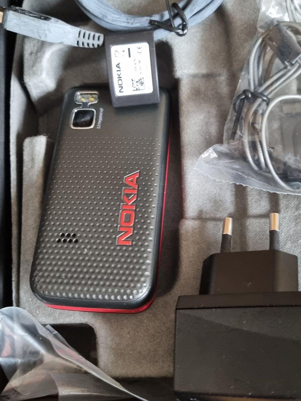 Nokia Telefoni cellulari / Smartphones: Nokia 5610 Xpressmusic – Usato da Schaffhausen venduto da Leveron13 8