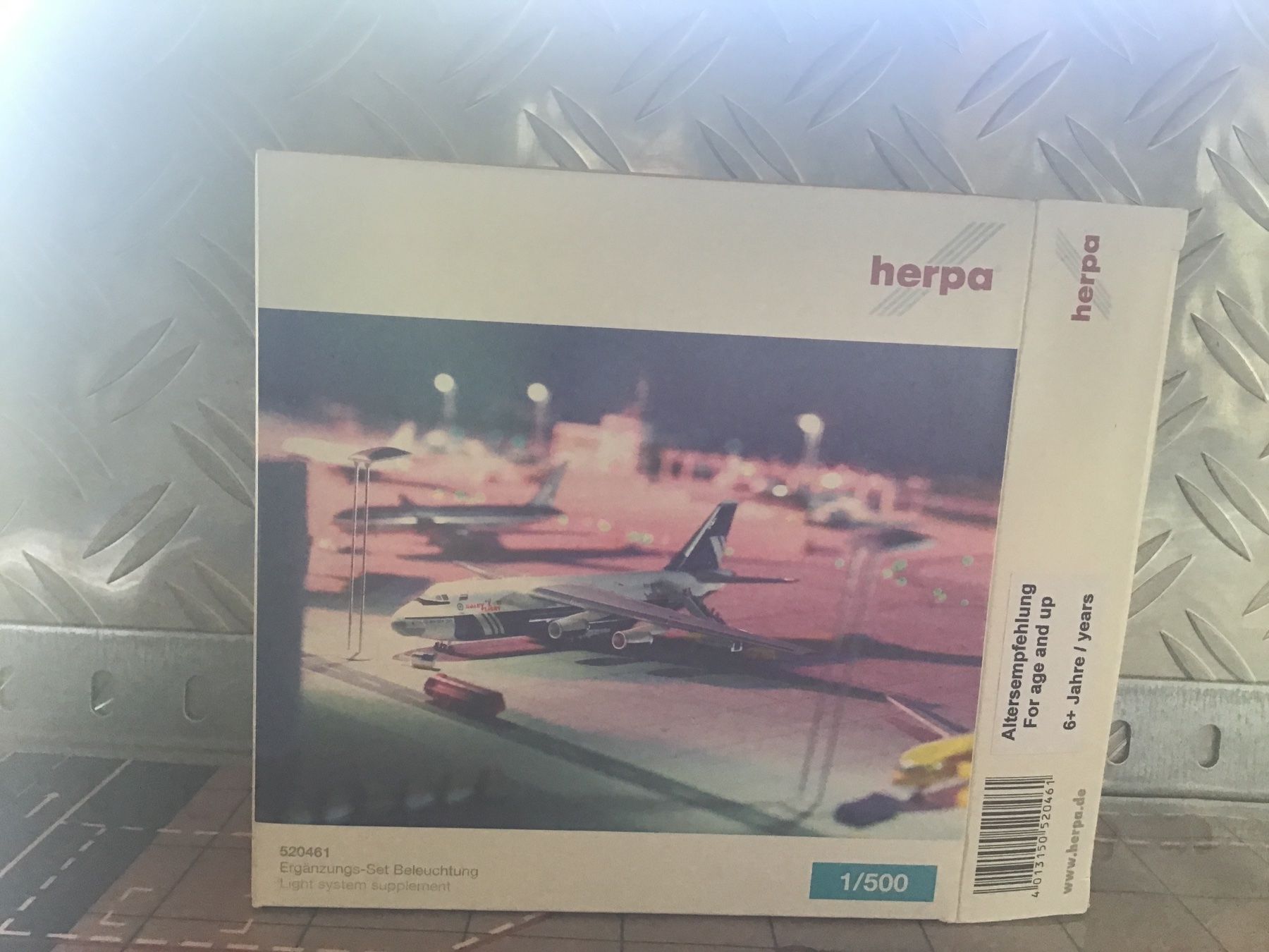 Herpa Kit di modellismo & Modellini statici: HERPA ERGÄNZUNGS -SET BELEUCHTUNG 1/500 – Usato da Männedorf venduto da Spezial-Modelle 2