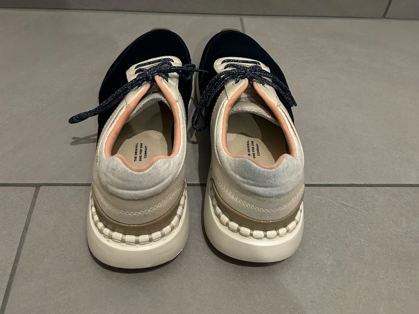 Scarpe da donna: Toms Sneaker – Usato da Obernau venduto da bev_x7rn 4