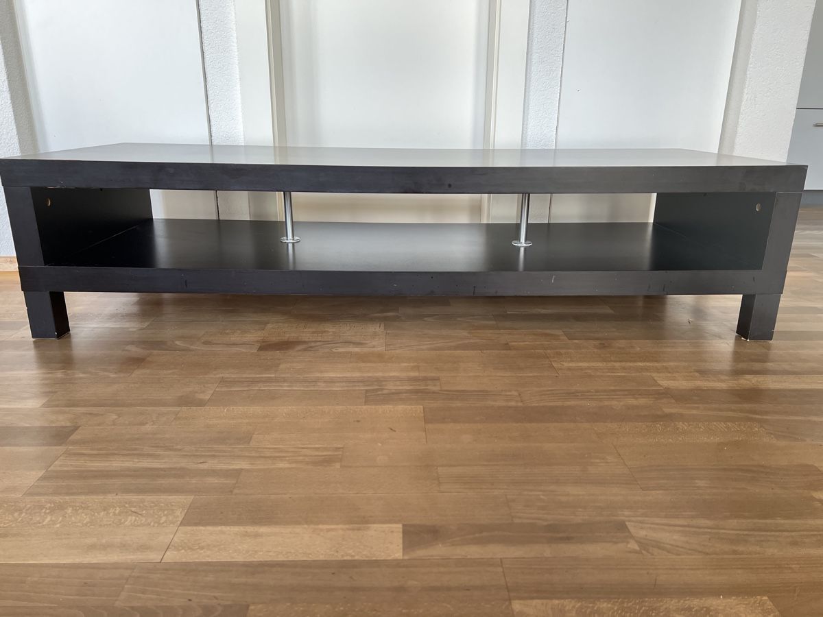 Ikea Mobili TV: Schwarzes TV-Möbel, TV-Tisch – Usato da Münsingen venduto da est_s6vf 1