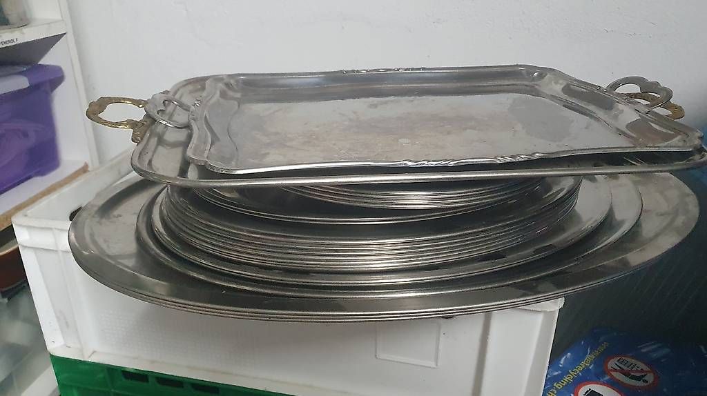 Piatti di portata: Plat acier argenté  – Usato da Chamoson venduto da cle_gwc2