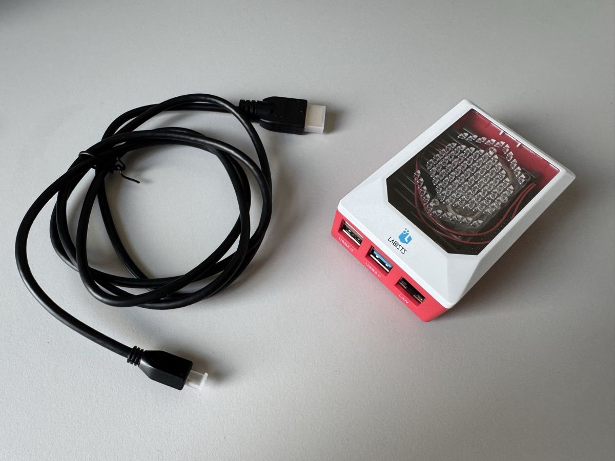 Raspberry Pi PCs: Raspberry Pi 4 Model B 8GB RAM 128GB SD Karte – Neuf (Voir description) à Zürich par tim_t6kb 1