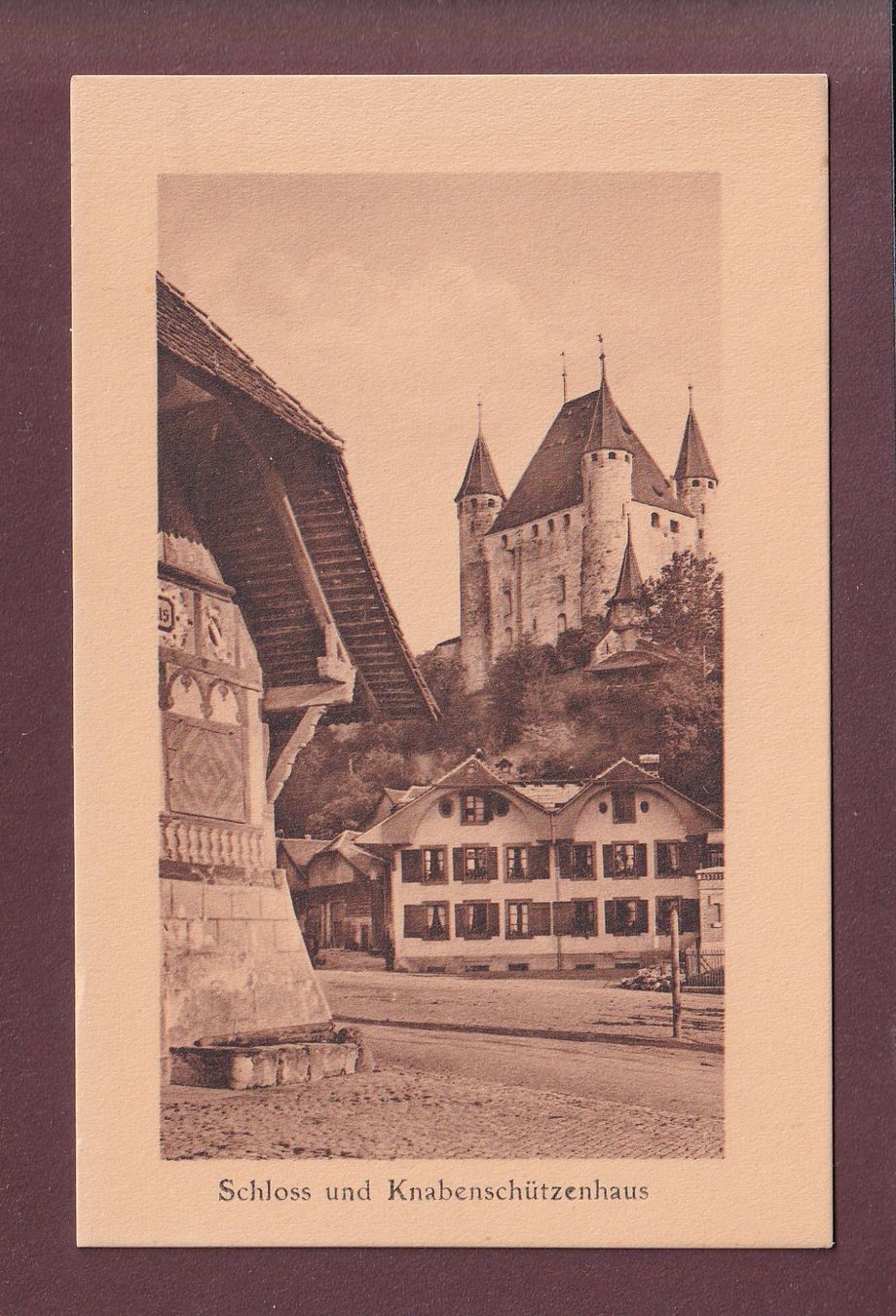 Cartoline postali: THUN - Schloss - Knabenschützenhaus – Usato da Pully venduto da nicecards
