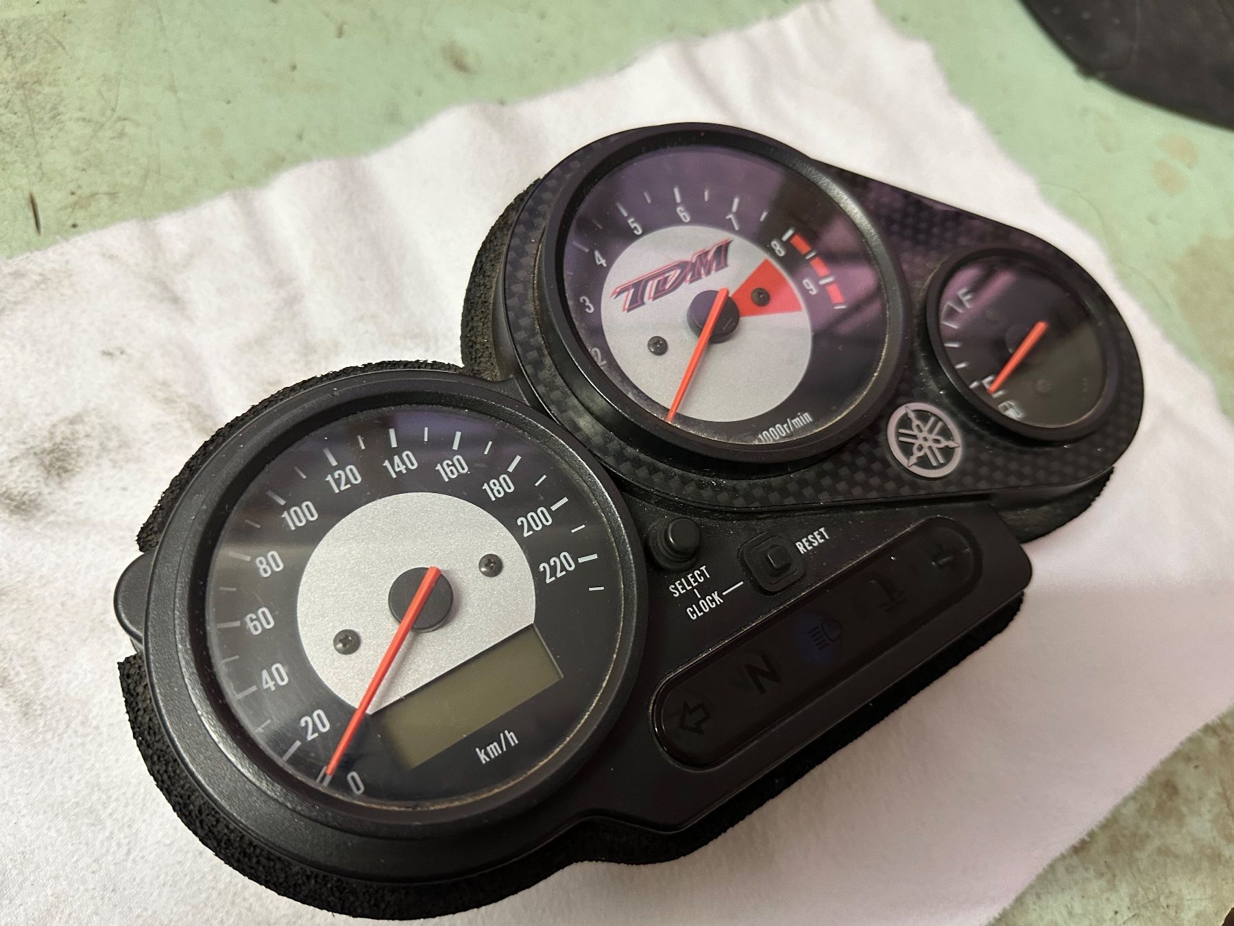 Yamaha Tutti i ricambio per moto: Compteur / Tacho YAMAHA TDM – Usato da Courtételle venduto da claude41 1