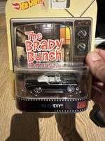 HOT WHEELS THE BRADY BUNCH GREG BRADY 56 CHEVY CABRIO