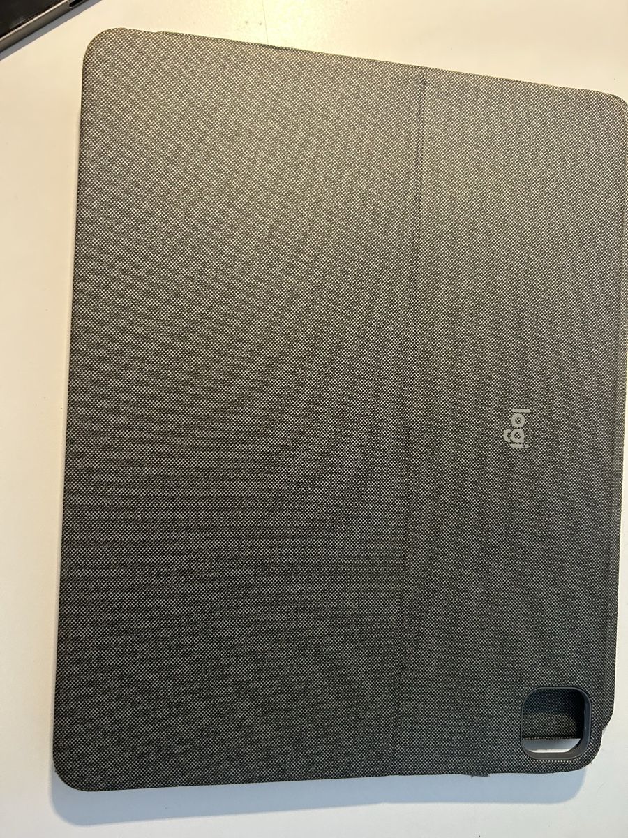 Logitech Tastaturen: Logitech Combo Touch iPad Pro 12.9 5. Gen gebraucht – Gebraucht aus Wettingen von sar_k7hg 6
