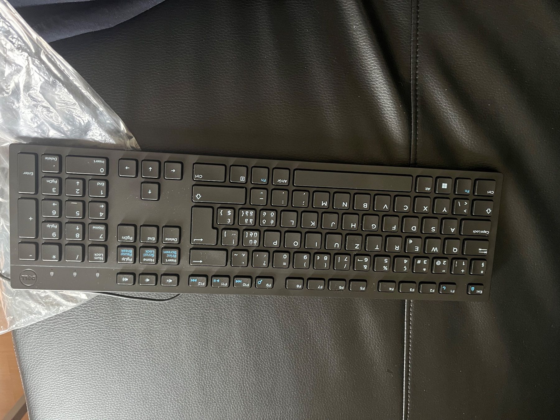 Dell Tastiere: Dell keyboard USB like new – Nuovo (secondo la descrizione) da Dietlikon venduto da clf_g9mp