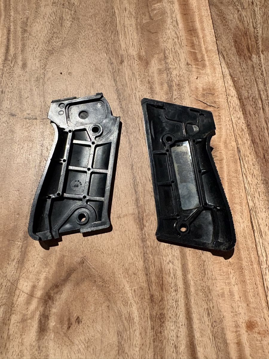 Sig Sauer Tiro a segno: Griffschale für Sig P220 – Usato da Arni AG venduto da Erfolgreich 1