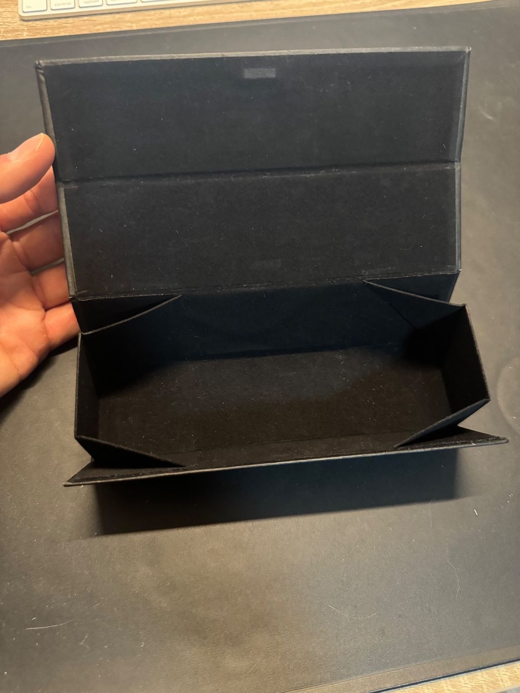 Sonstige Kleidung & Accessoires: Edles Brillenetui, faltbar, schwarz – Gebraucht aus Herisau von XenonSniper 1