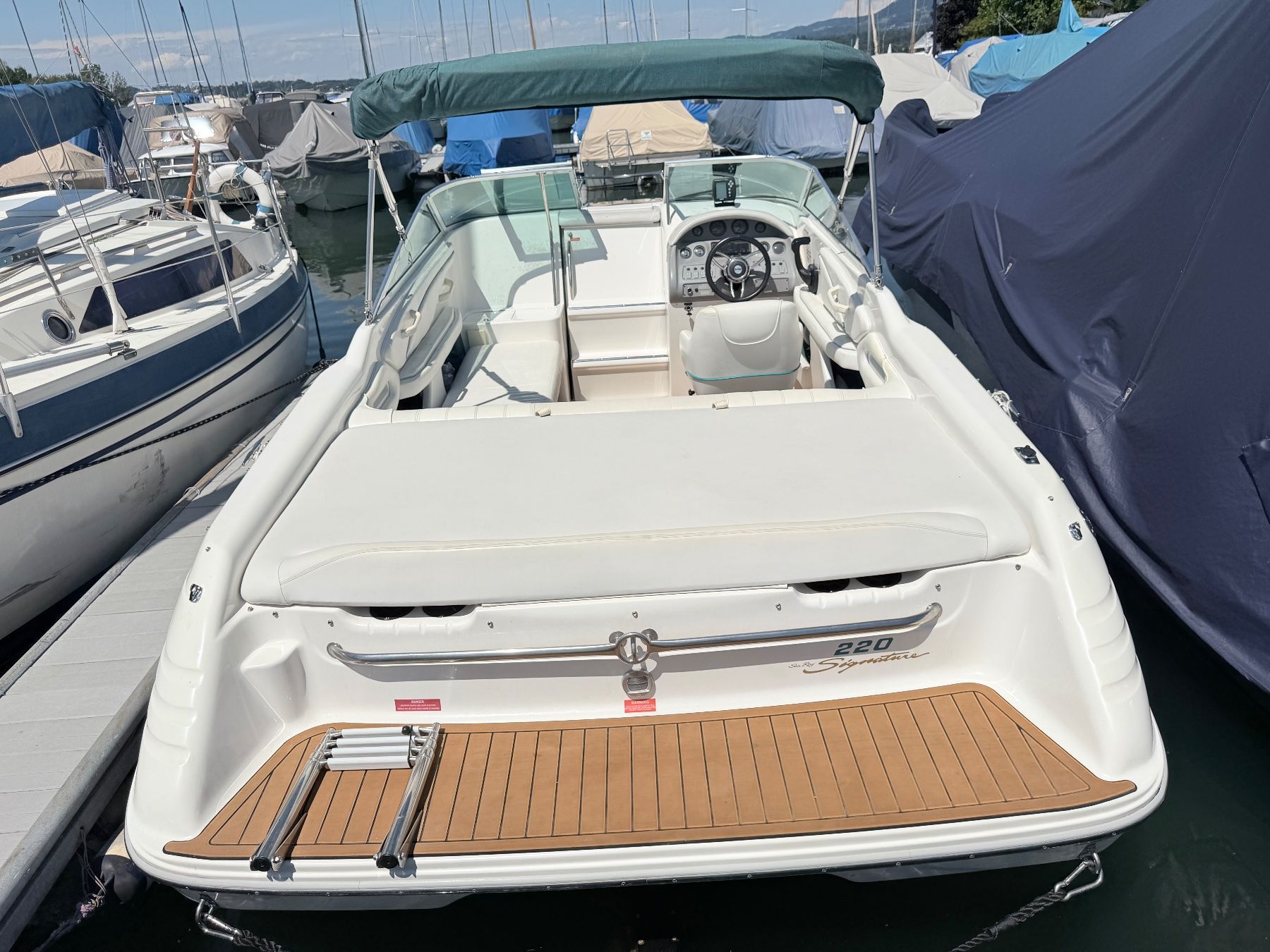 Sea Ray Boote: Sea Ray 220 OV – Gebraucht aus Benken SG von EGJ__ 1