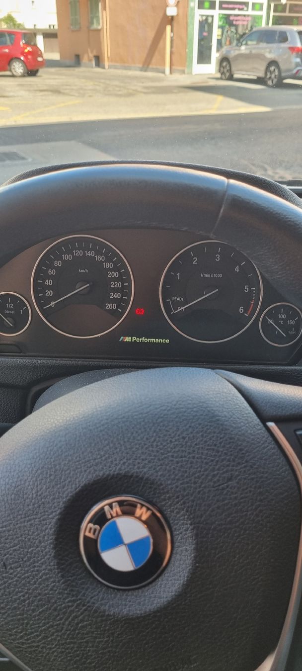 BMW Autos: bmw 318d xdrive – Gebraucht aus Yverdon-les-Bains von fil_2f6n 3