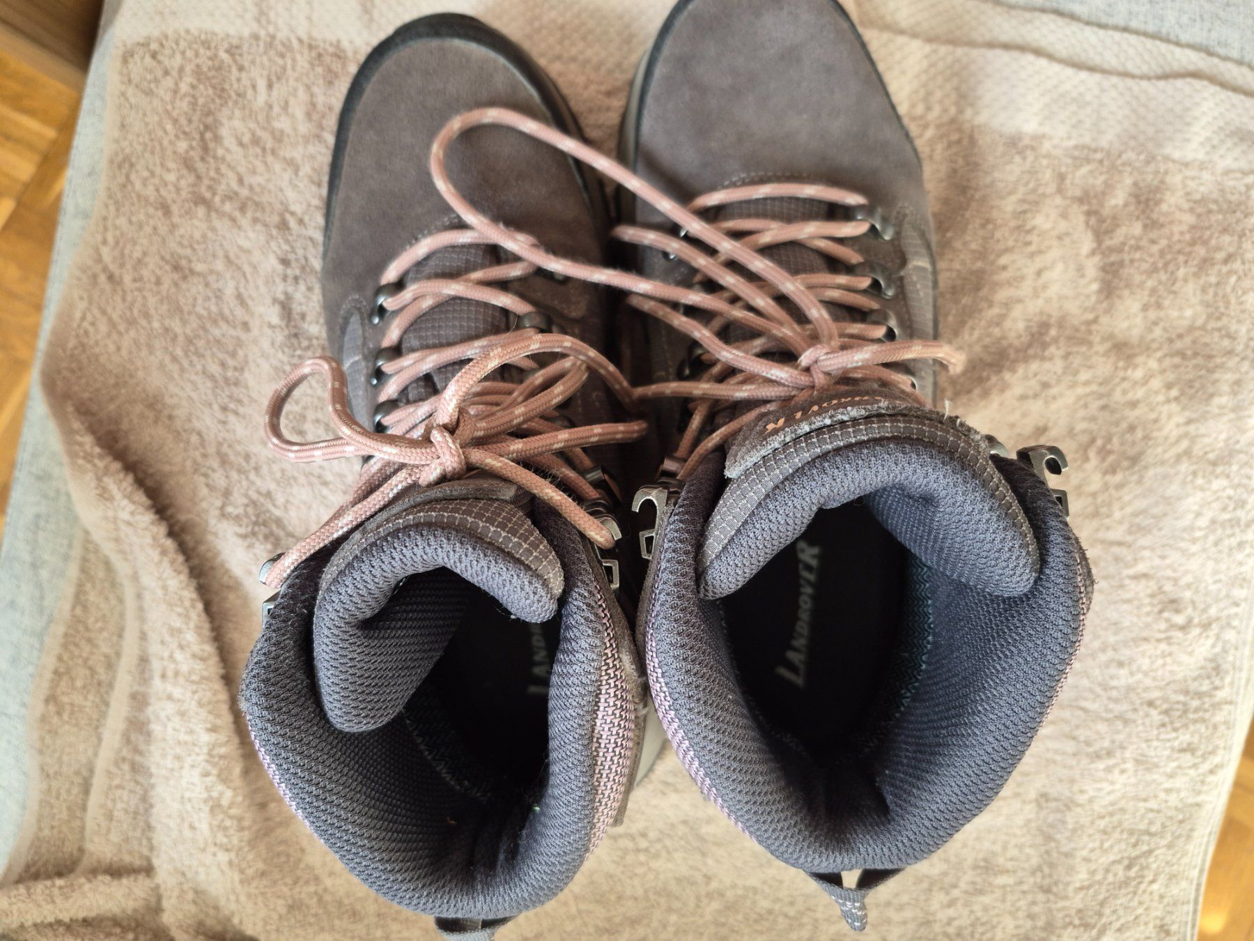 Landrover Scarpe da donna: Wanderschuhe Landrover grau Gr. 38 – Usato da Winterthur venduto da EH47 3