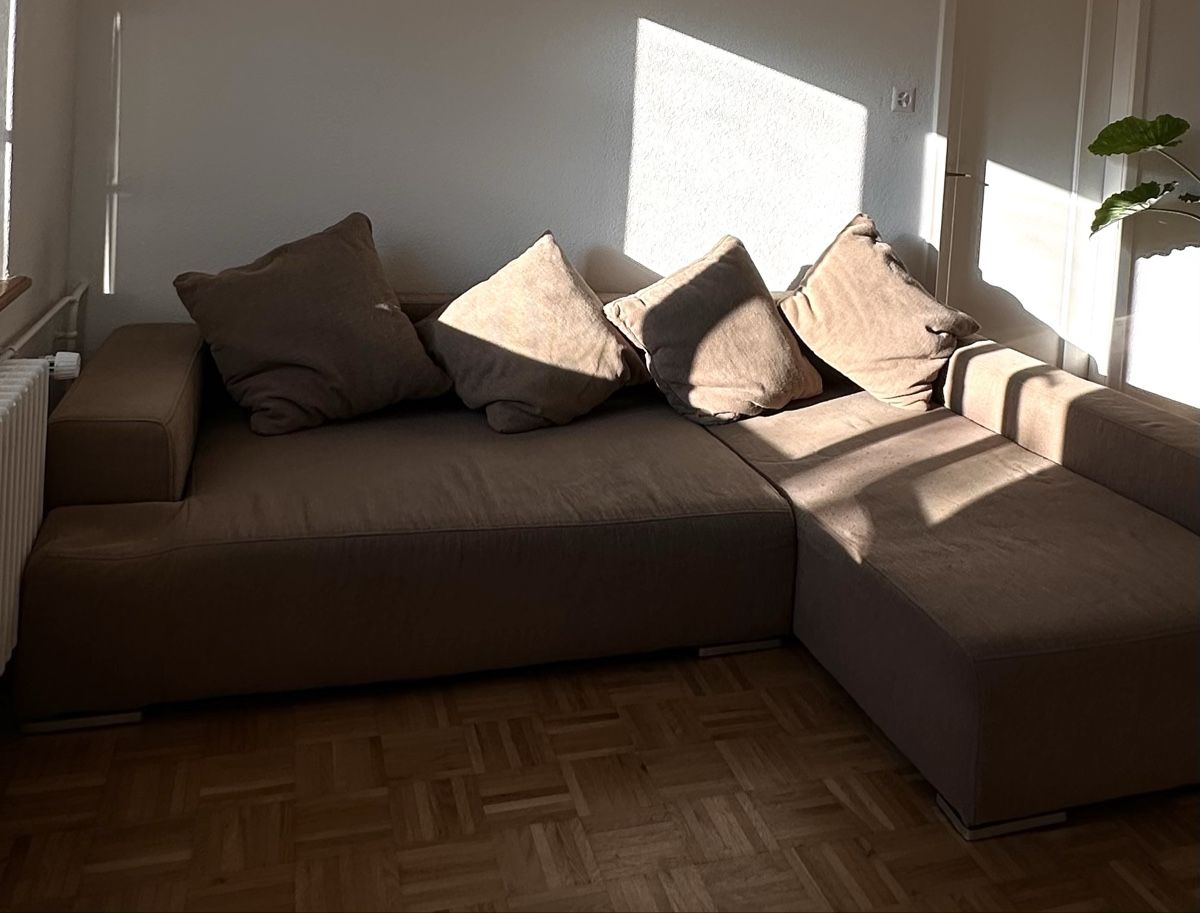 Sofas: GRATIS Ecksofa braun mit Kissen, gebraucht. – D'occasion à Biel/Bienne par lil_bn9n 1