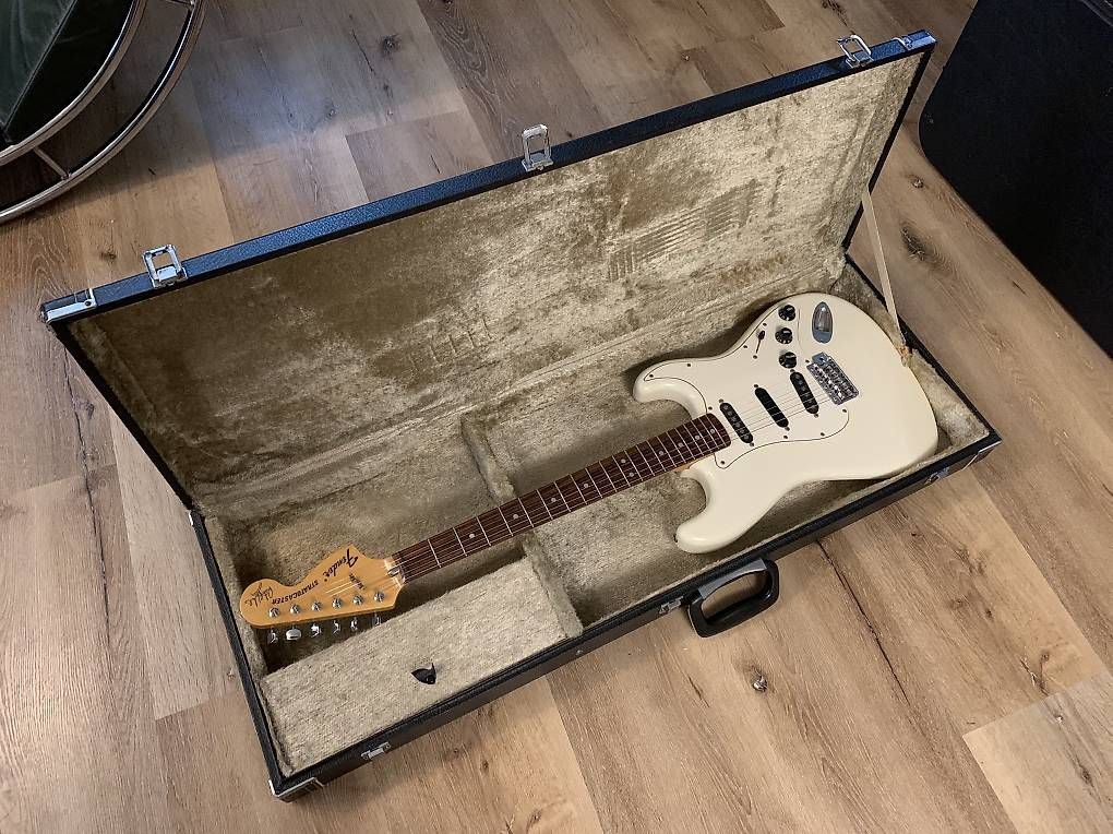 Gibson Instruments de musique: Gitarrenkoffer (Hardshellcase) – D'occasion à Neftenbach par Mike72-123 4
