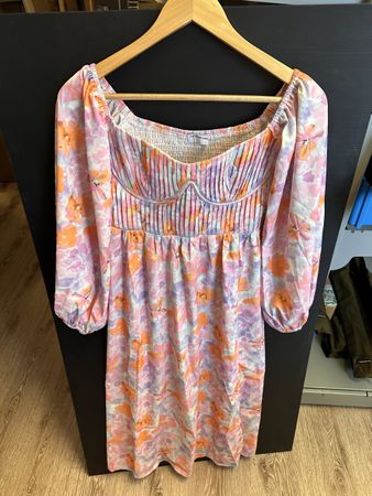 Kleid Blumenmuster Grösse L neu