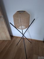 Moderne Stehlampe mit Jute-Schirm, Höhe 130 cm