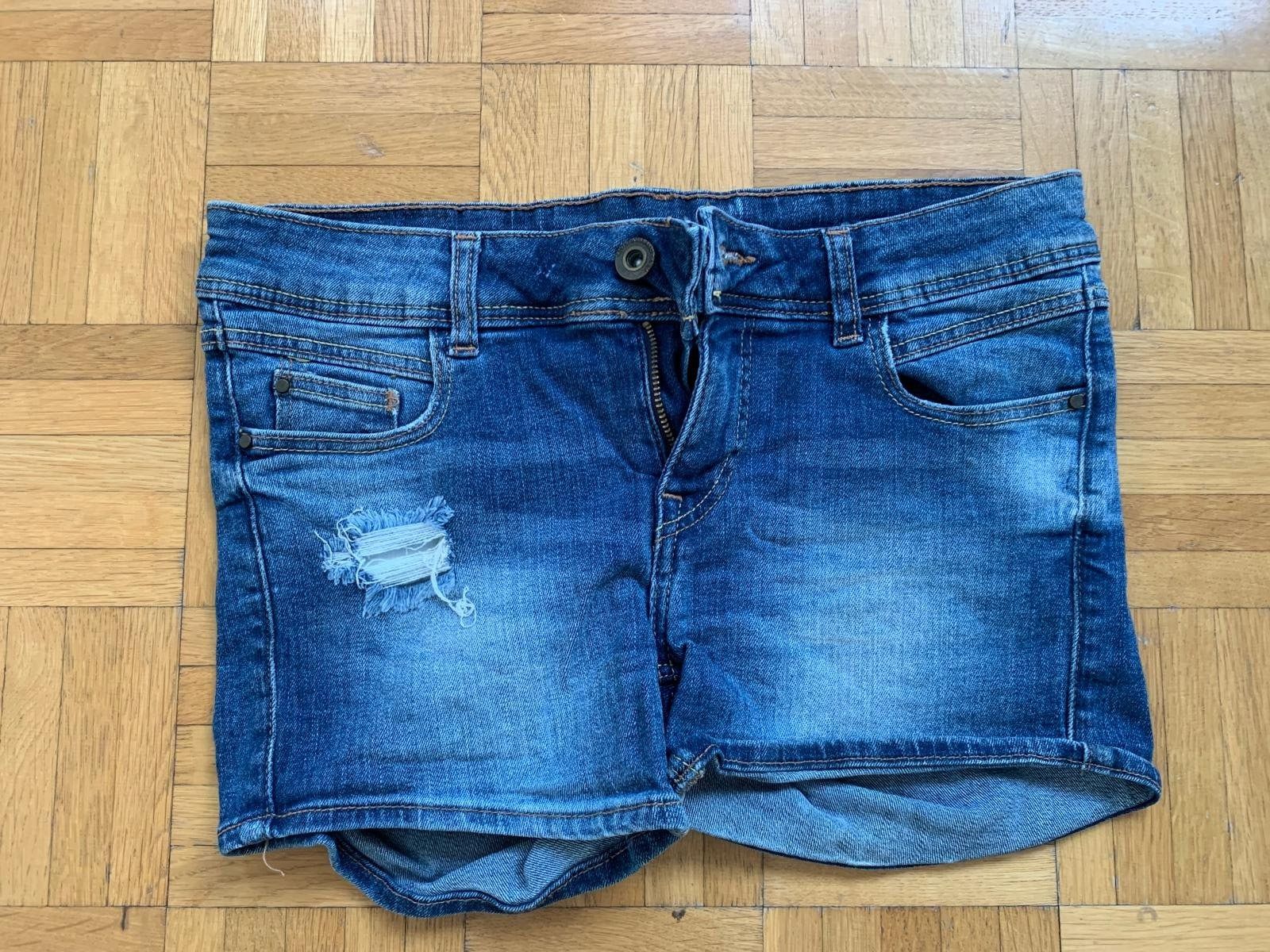 Pantaloni: short taille 36 – Usato da Genève venduto da ded_dg7w